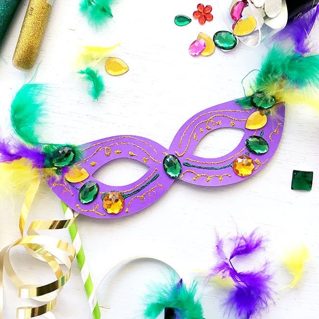 decorative Mardi Gras mask image