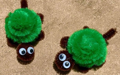 Turtles made from pipe cleaners